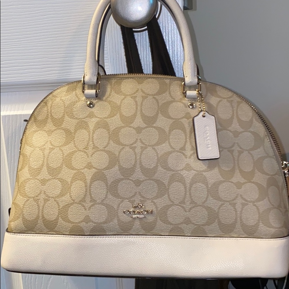 White signature leather coach bag